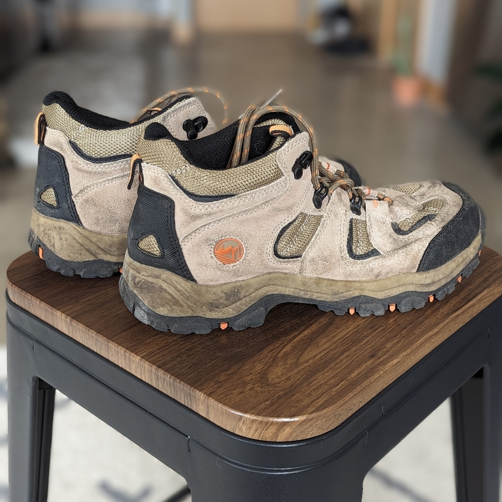 Tamarack MT Shasta mid hiking boot